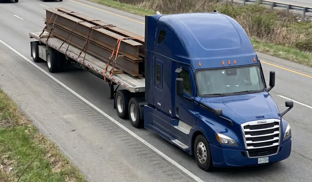 2flatbed-shipping-highway
